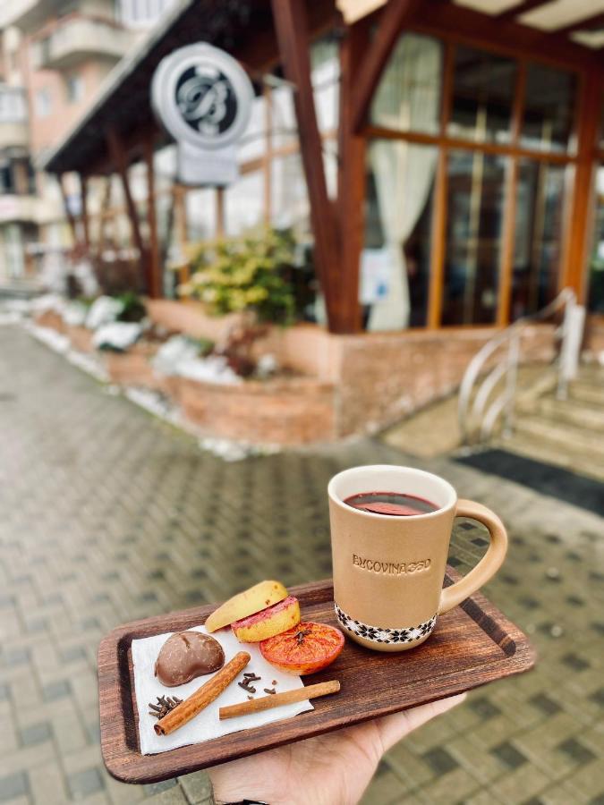 Restaurant Pensiune Bucovina Câmpulung Moldovenesc エクステリア 写真